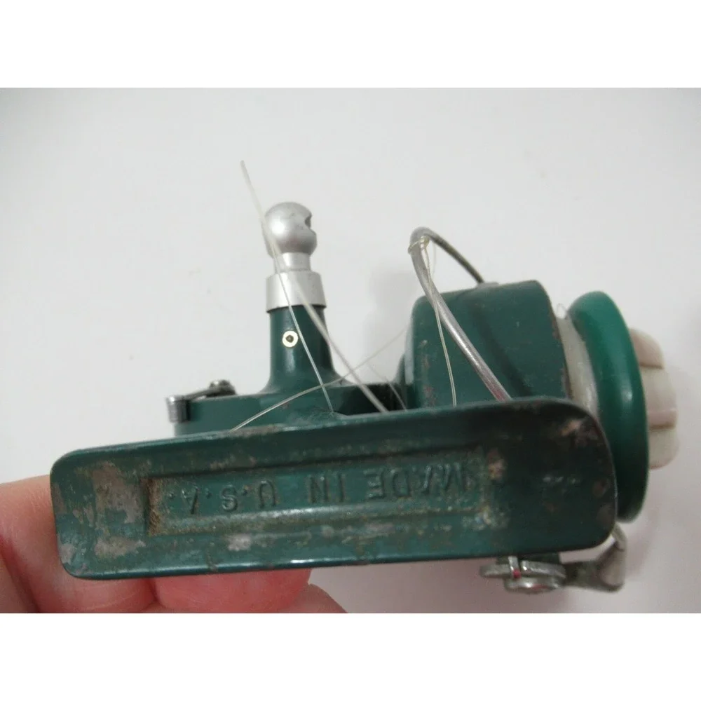 Penn 710 Greenie Spinfisher Spinning Reel USED for parts works but no handle